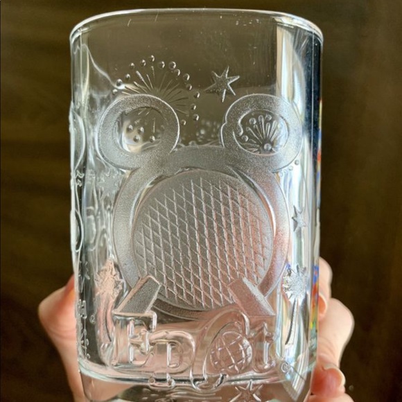 VINTAGE Disneyworld Epcot McDonalds Tumbler - Picture 4 of 6